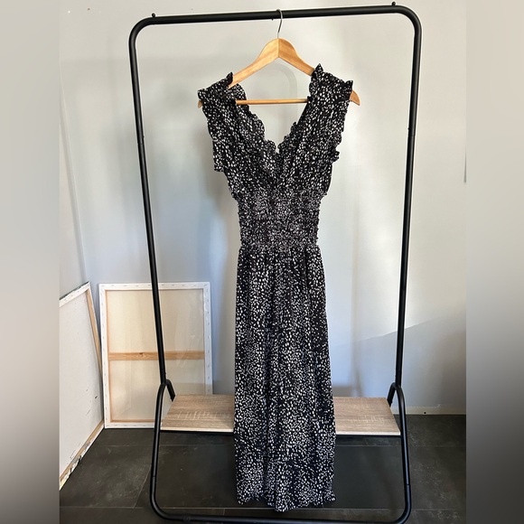 S/M Light Weight Romper with Ruched Waist and Print - Picture 5 of 5